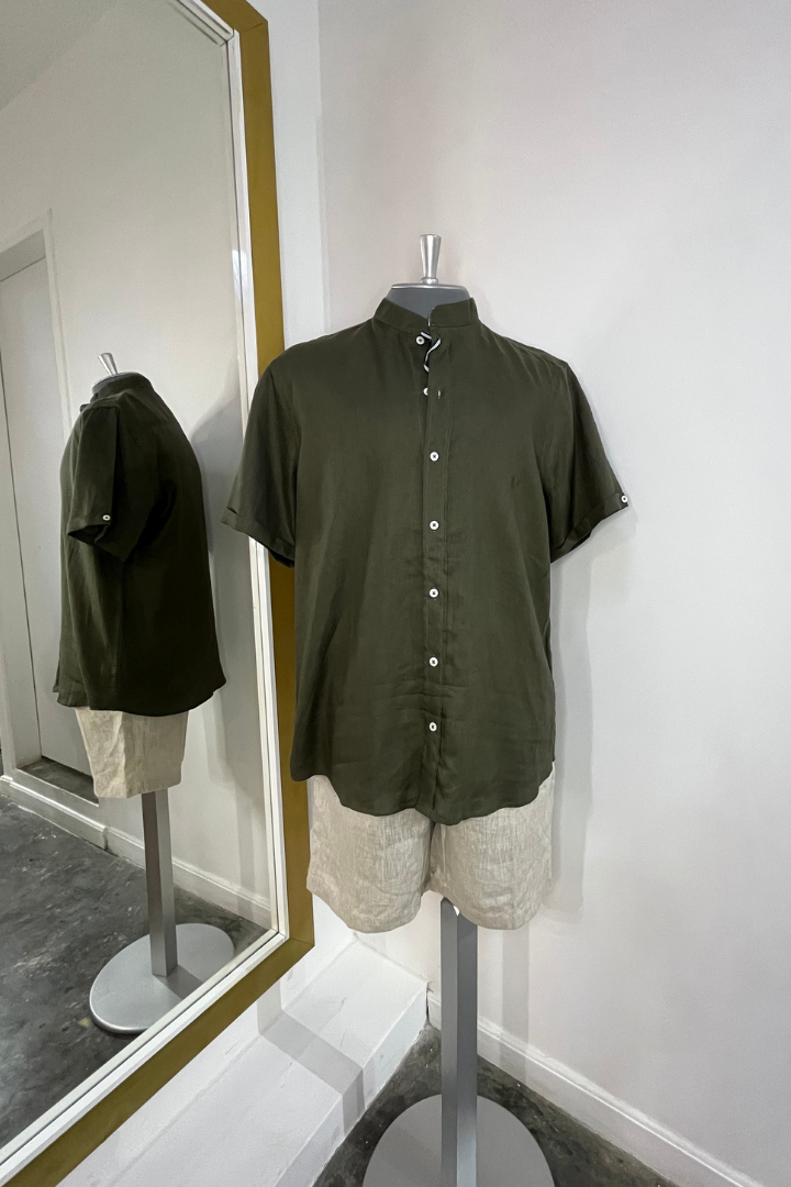 Camisa de Lino Manga Corta Cuello Mao Verde Militar